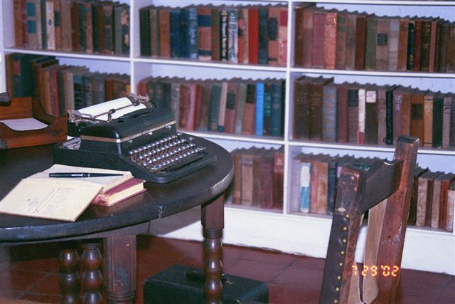 Hemingway's Typewriter & Library, Kew West, FL